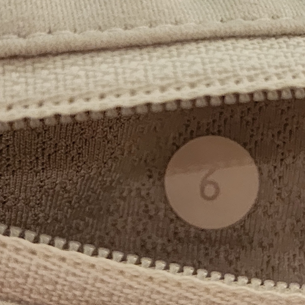Lululemon - Picture 4 of 4